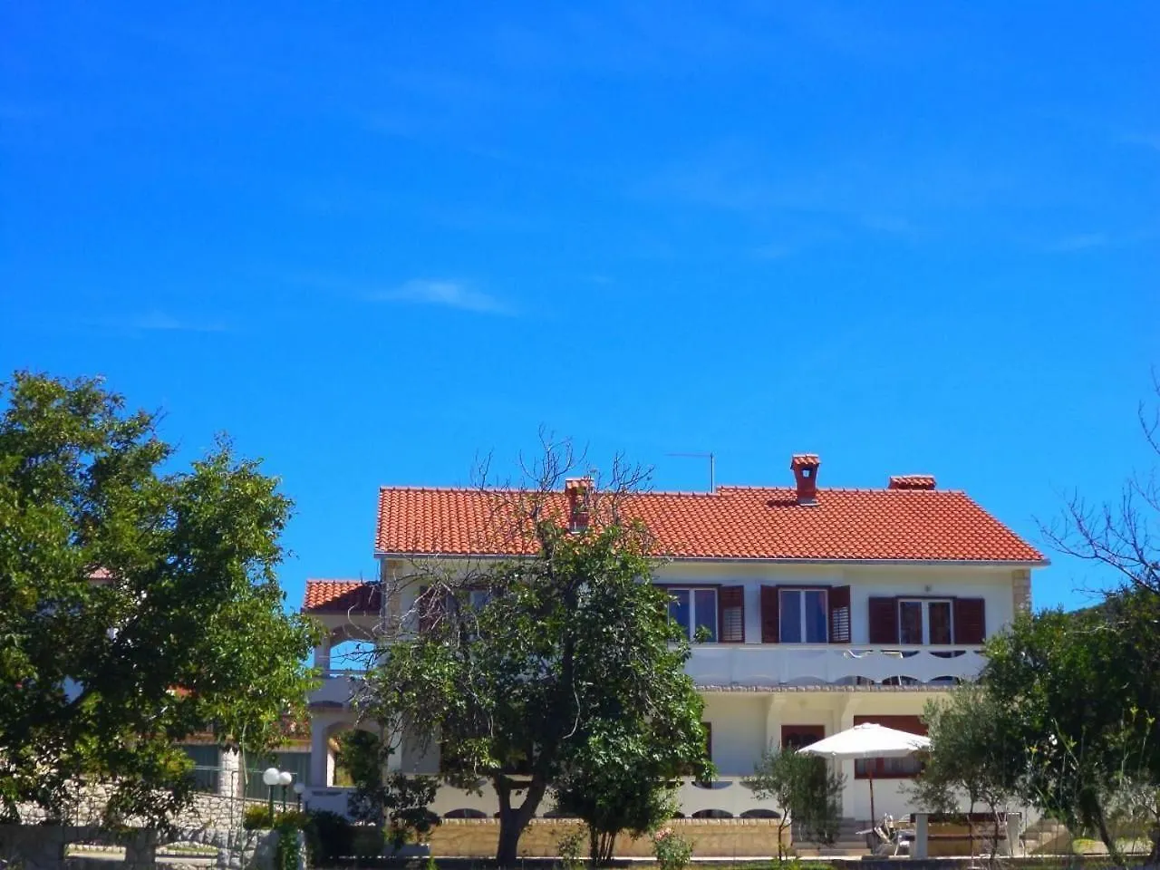 Grosse Wohnung In Kampor Mit Eigenem Balkon Rab Town