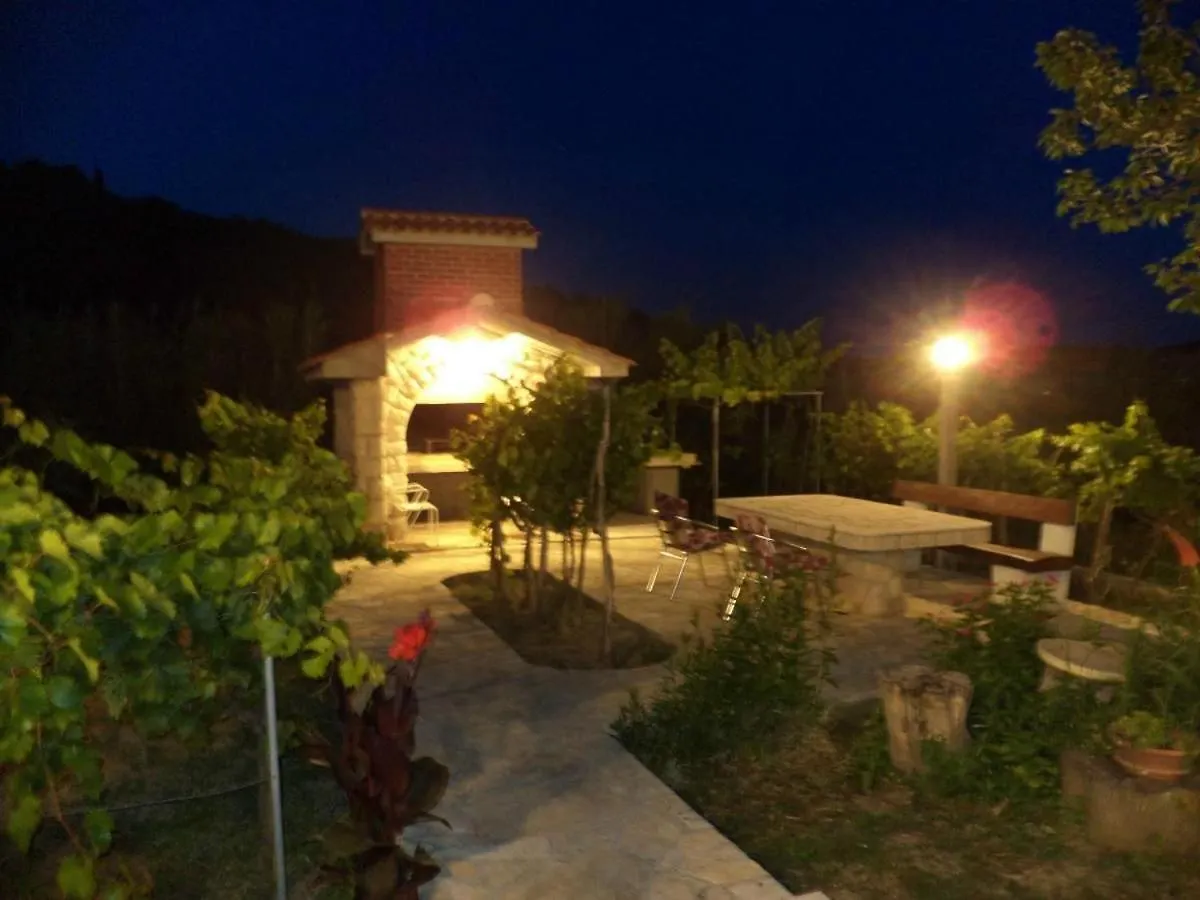 Grosse Wohnung In Kampor Mit Eigenem Balkon Rab Town 0*,  Croatia